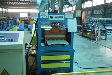 聚氨酯墻面復合板生產線